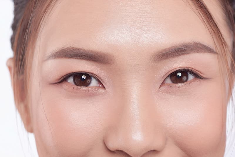 Close up of woman with double eyelids